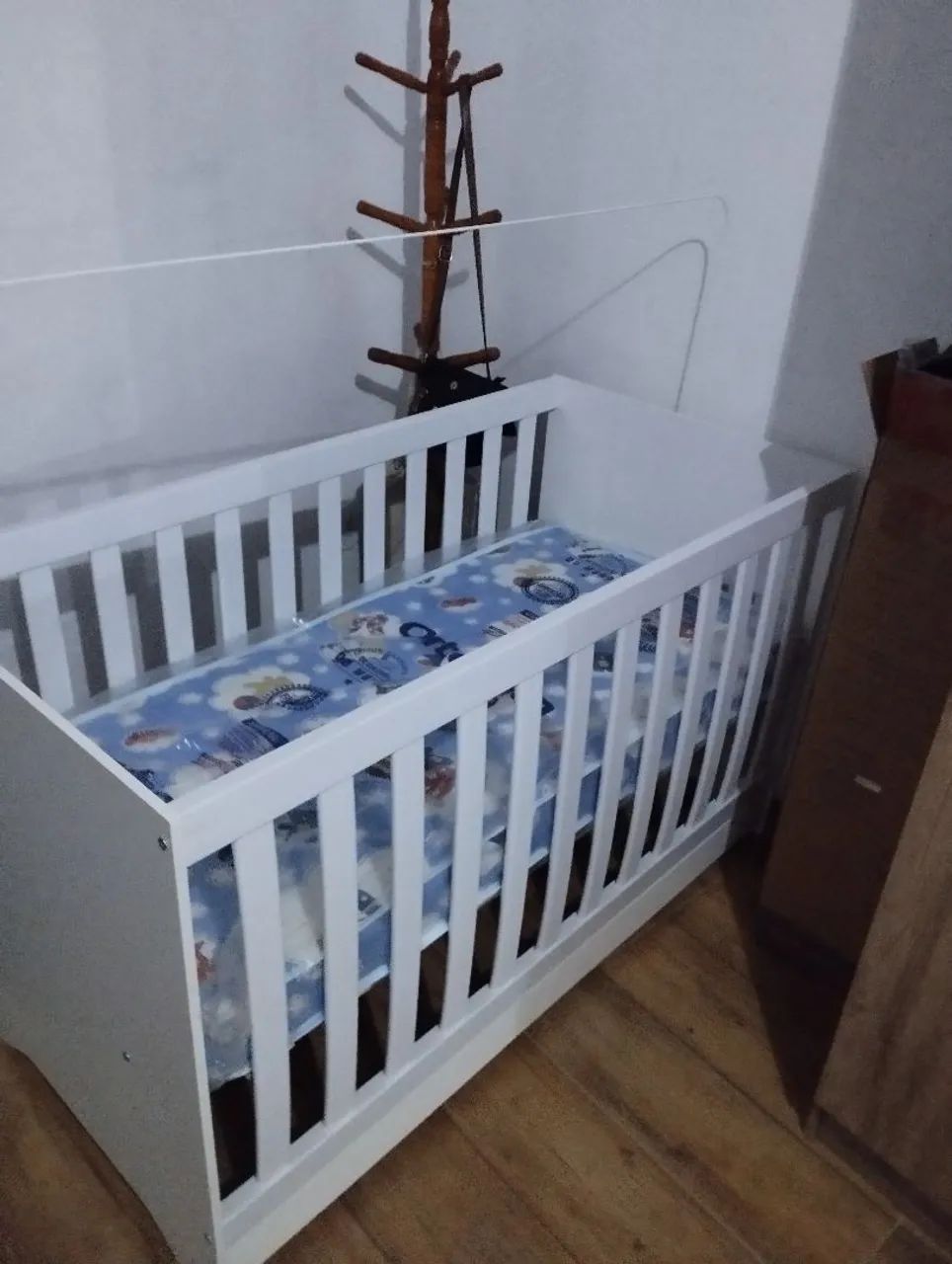 Berço que se torna mini cama