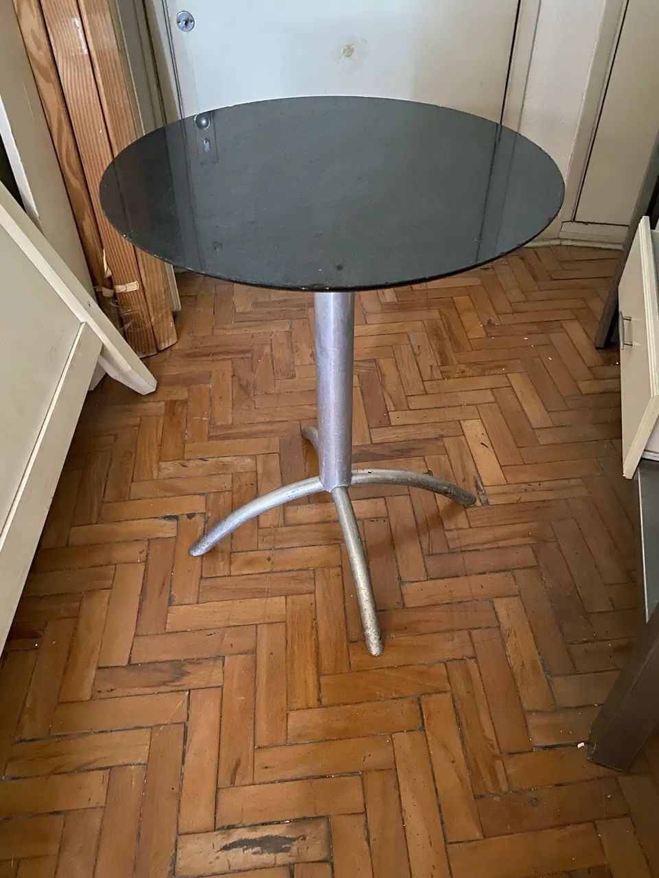 Mesa de granito preto com pés de alumínio  - Foto 2