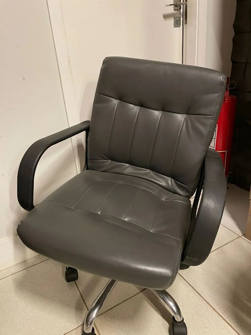Cadeiras para reformar  - Foto 3