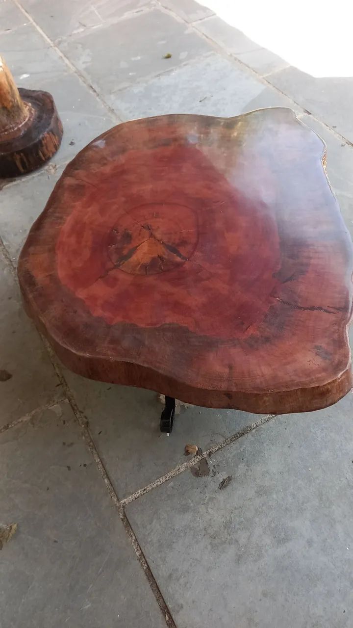 Mesa de Centro ou Lateral Rústica com acabamento resinado. - Foto 4