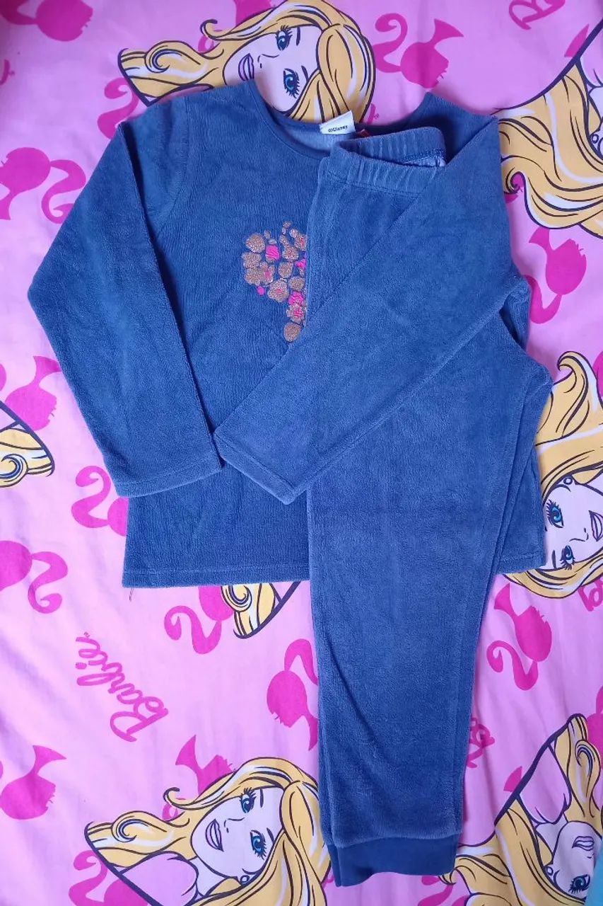 Kit menina pijama e macacão 