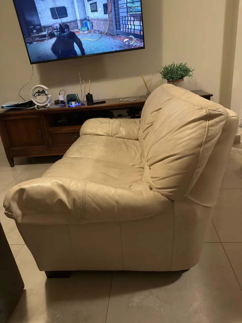 Sofá em couro legítimo usado 