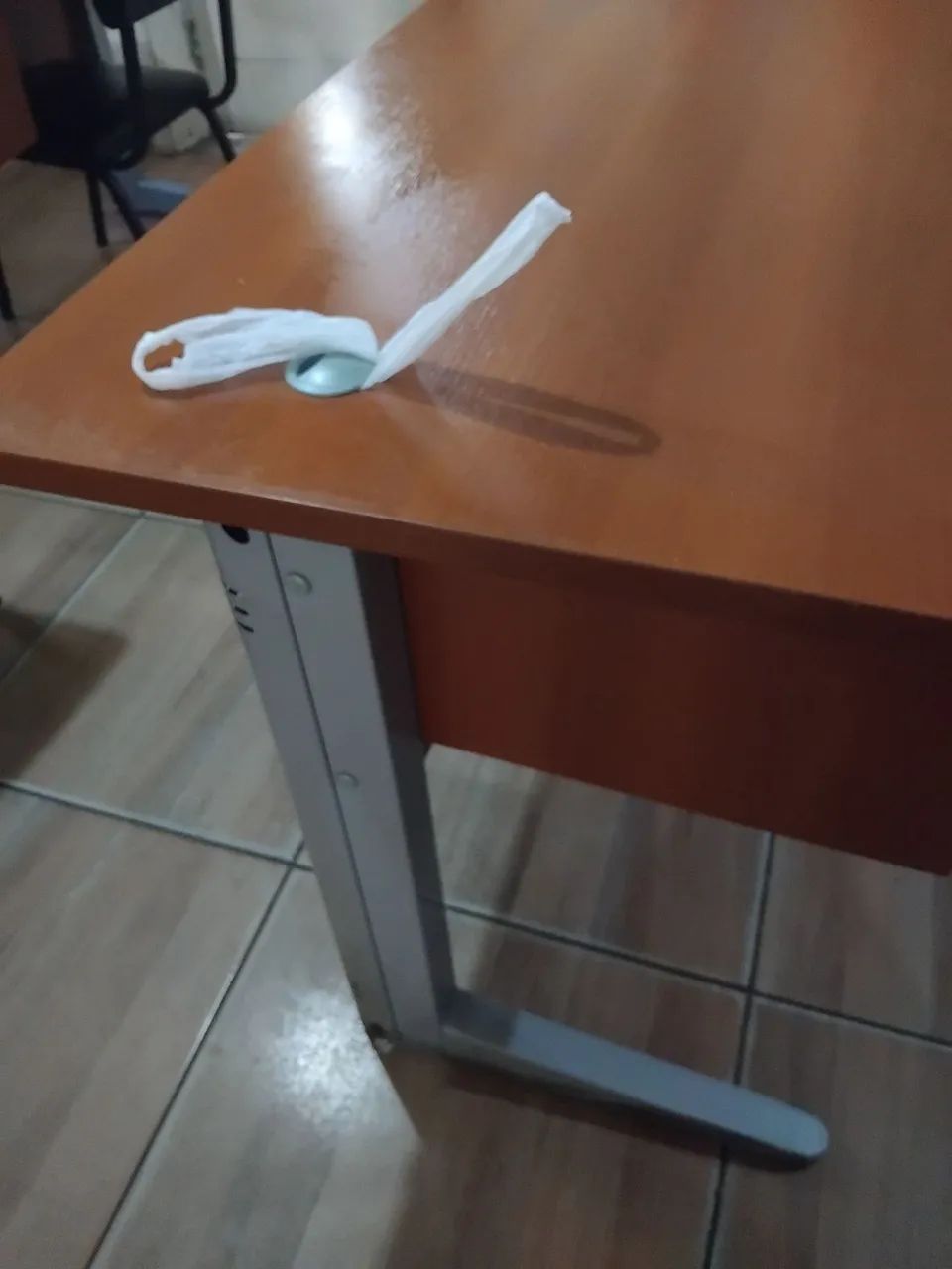 Mesa escritório,1,60 x 0,70 - Foto 3