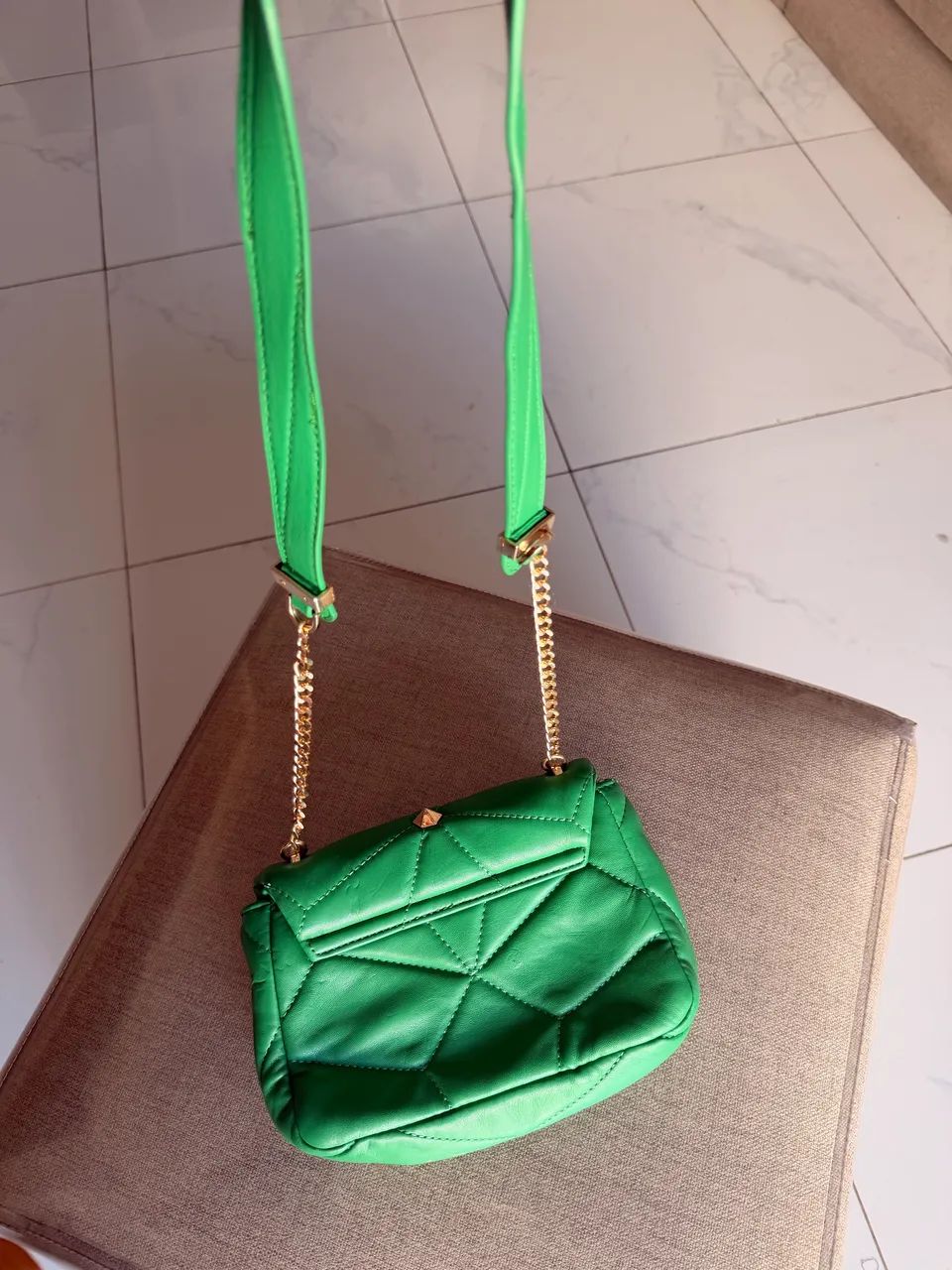 Bolsa ZARA verde e dourado - Foto 3
