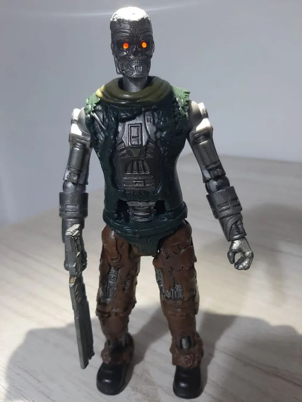 Boneco Terminator Salvation T-600 - Foto 3
