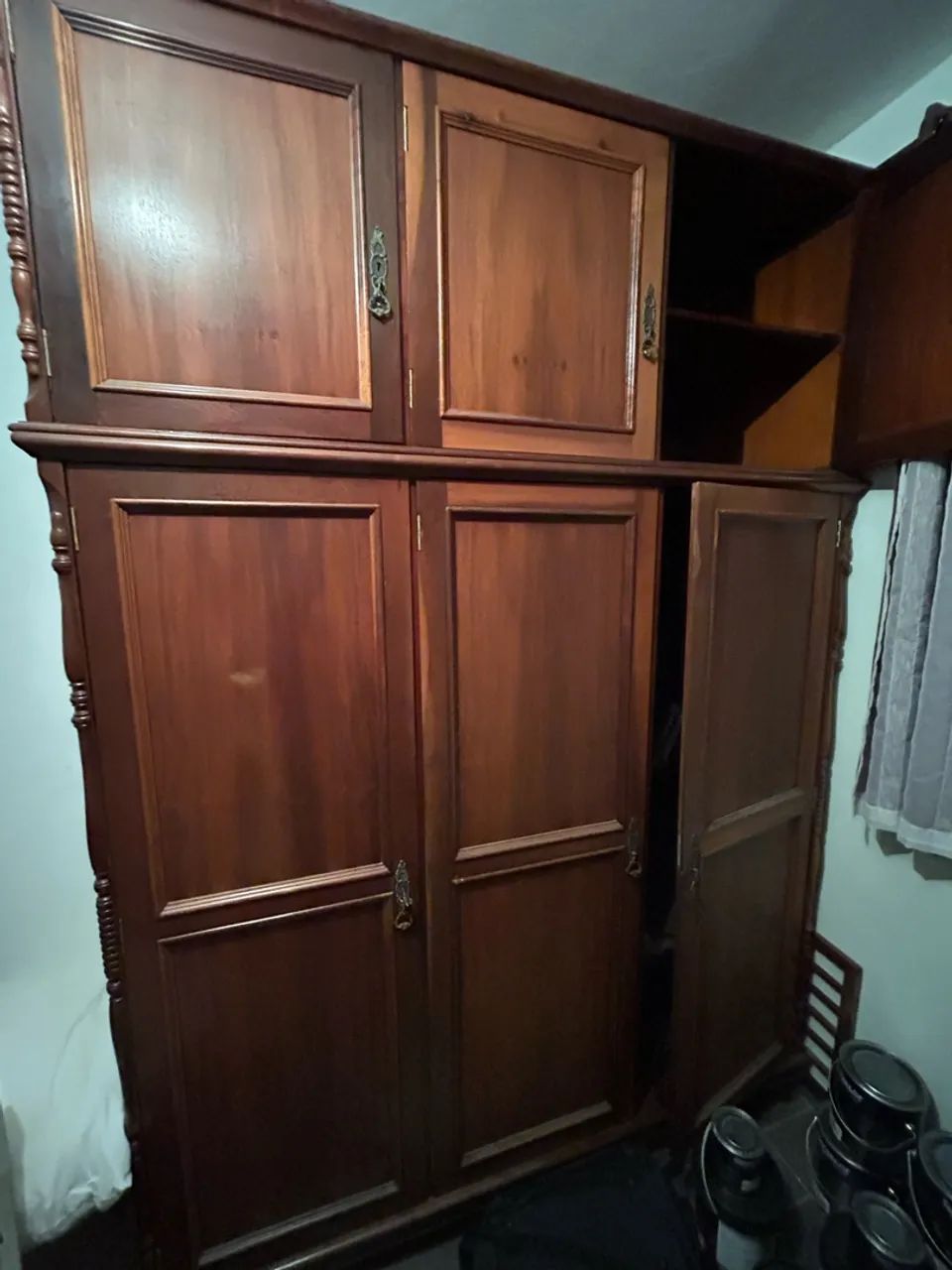 Guarda roupa antigo - modelo colonial  - Foto 3