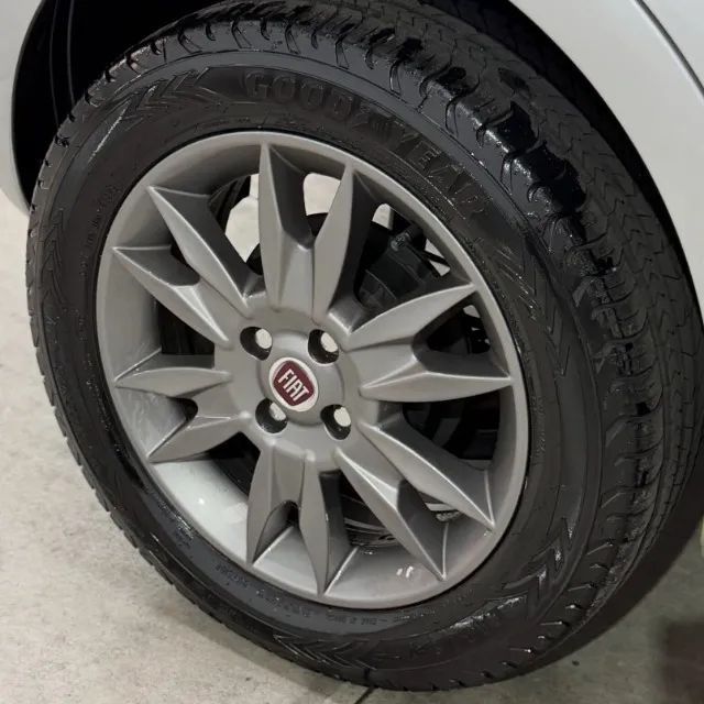 Fiat Punto ESSENCE 1.6 FLEX 16V 5P 2012
