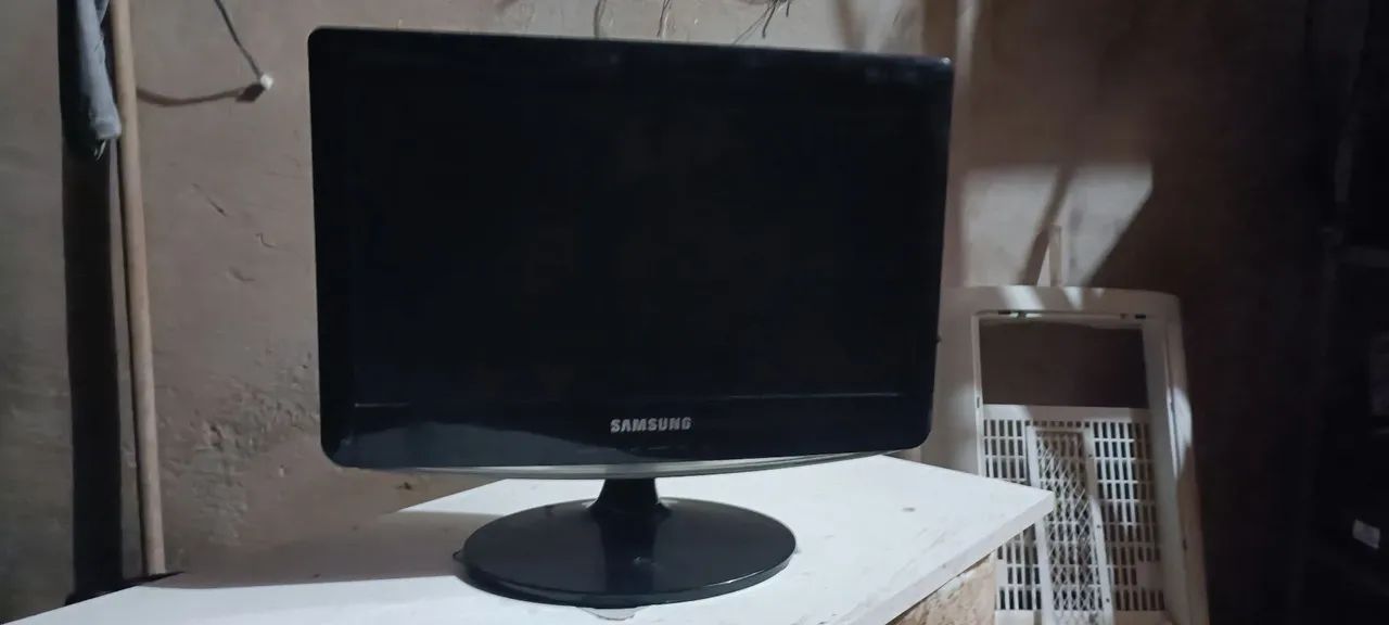 Monitor Samsung 16 polegadas 