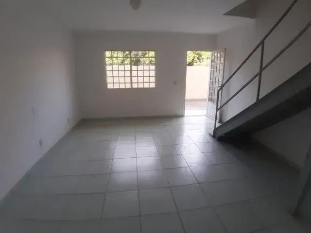 Casa com 2 quartos, com 80m2 / KM 32 - Foto 3