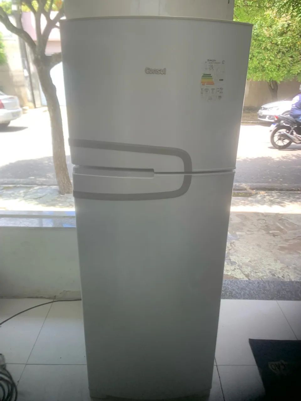 Geladeira cônsul   Duplex. Funcionado certinho. I tem garantia 
