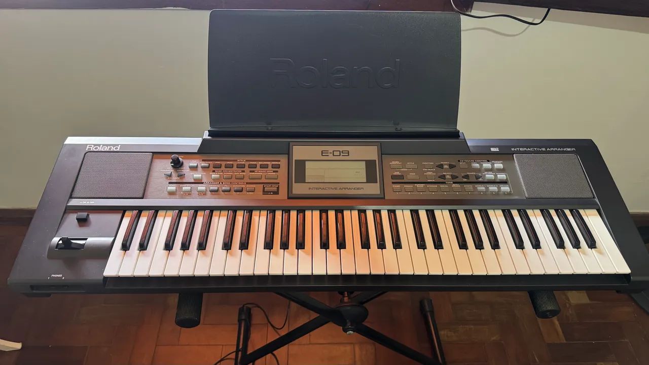 Teclado Roland E09  - Foto 3