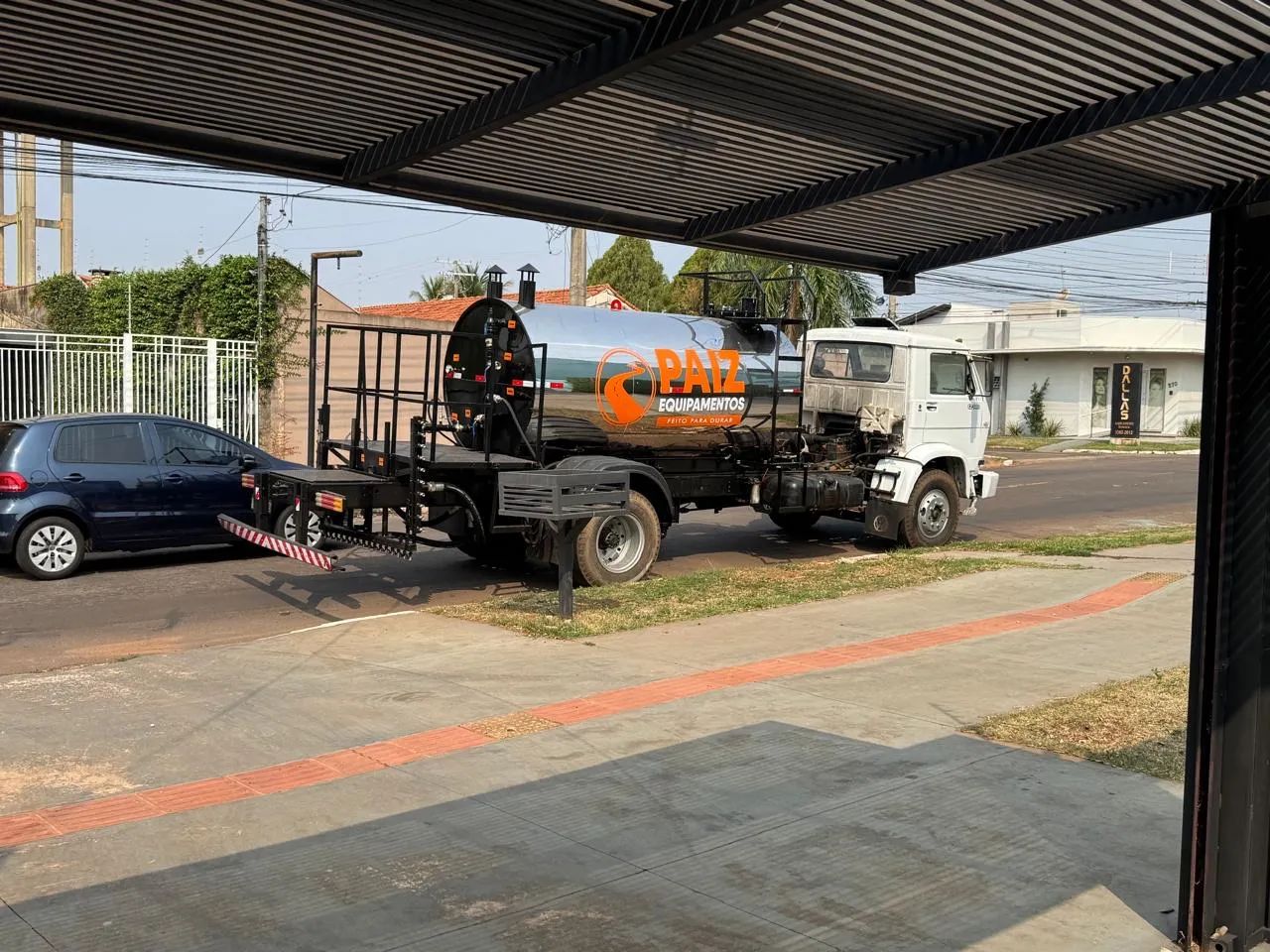 Caminhão pronto para trabalhar 