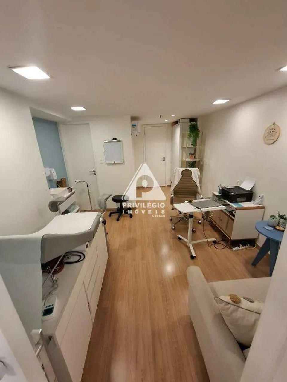 SALA COMERCIAL DE ALTO PADRÃO EM IPANEMA À VENDA
