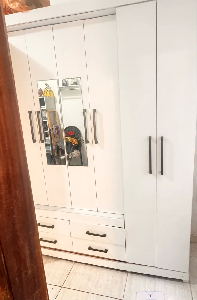 Guarda roupa 8 portas e 4 gavetas  - Foto 5