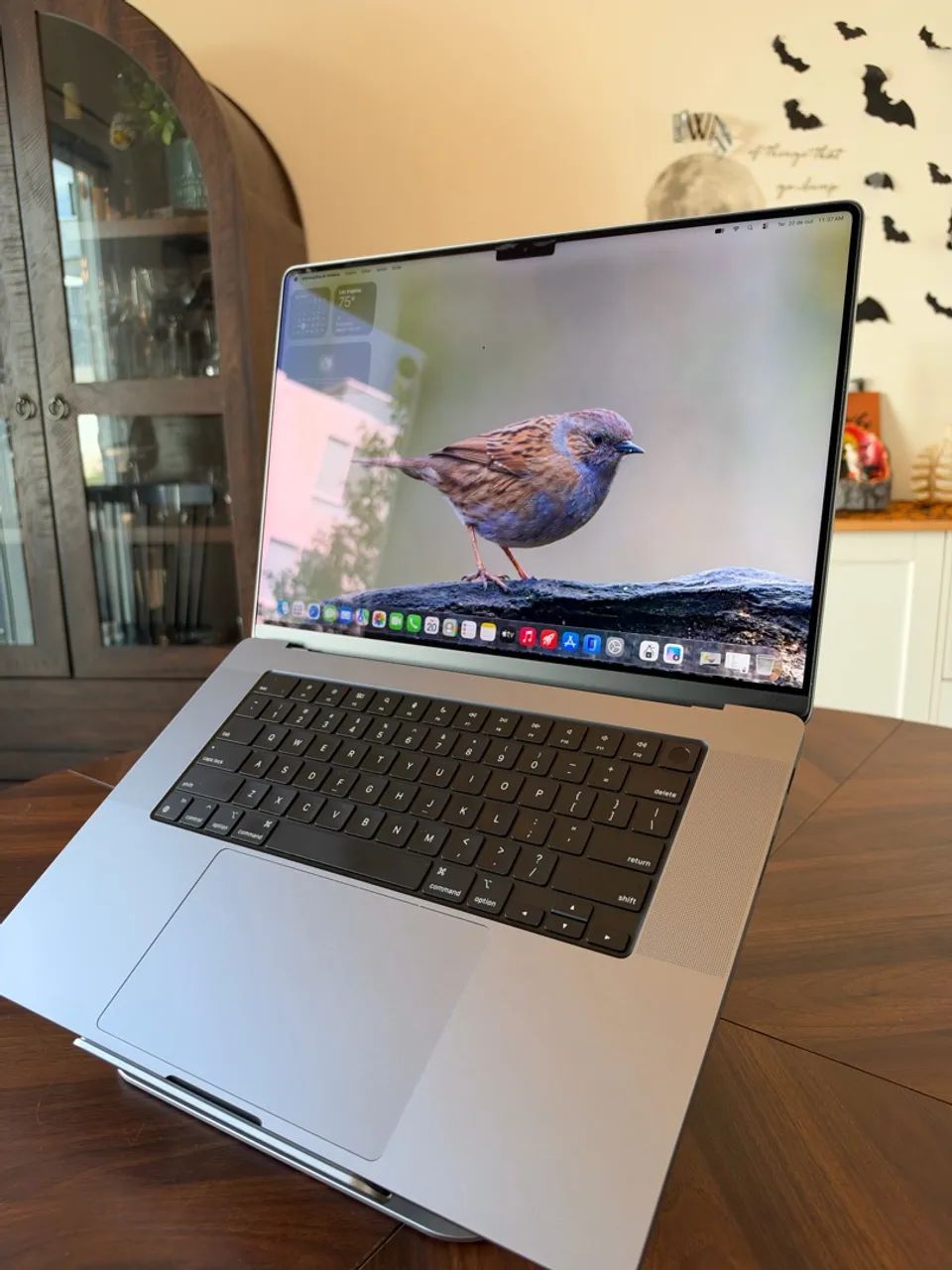 MacBook Pro 16 M1 Max 32GB RAM 1TB SSD GPU 24 Núcleos - Foto 3