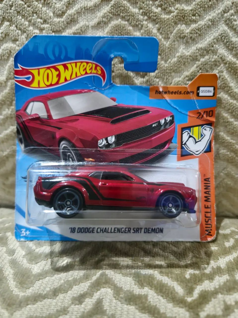 Hotwheels DODGE CHALLENGER na cor vinho uma raridade - Foto 3