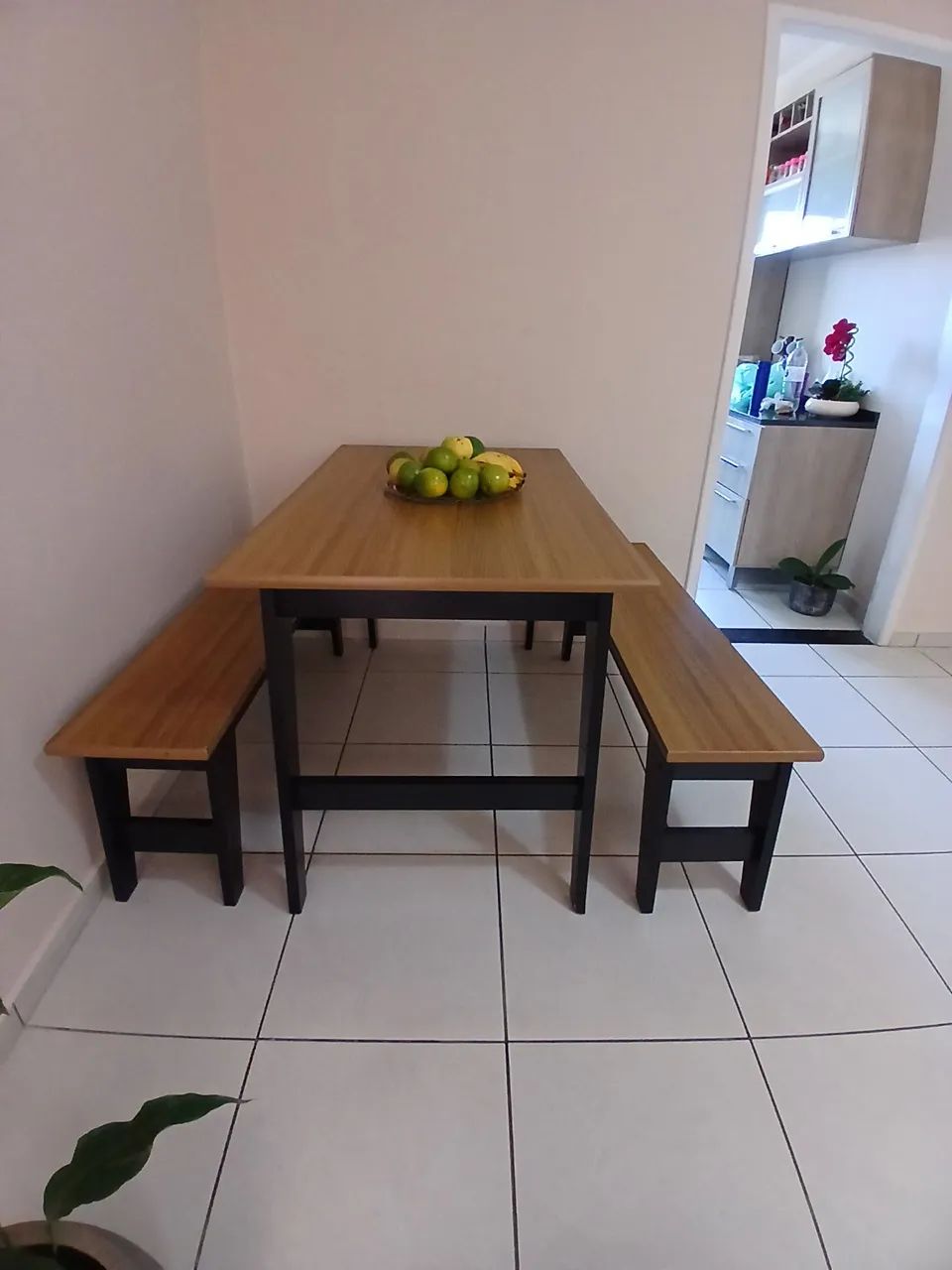 Mesa de jantar MDF 4 lugares + 2 bancos - compacta  - Foto 3