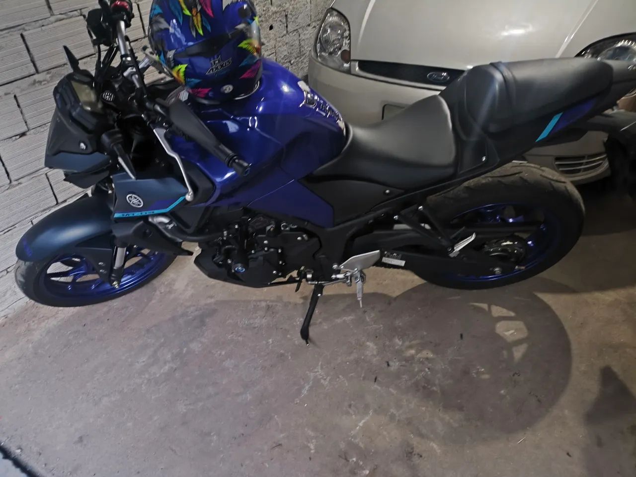 Moto mt03