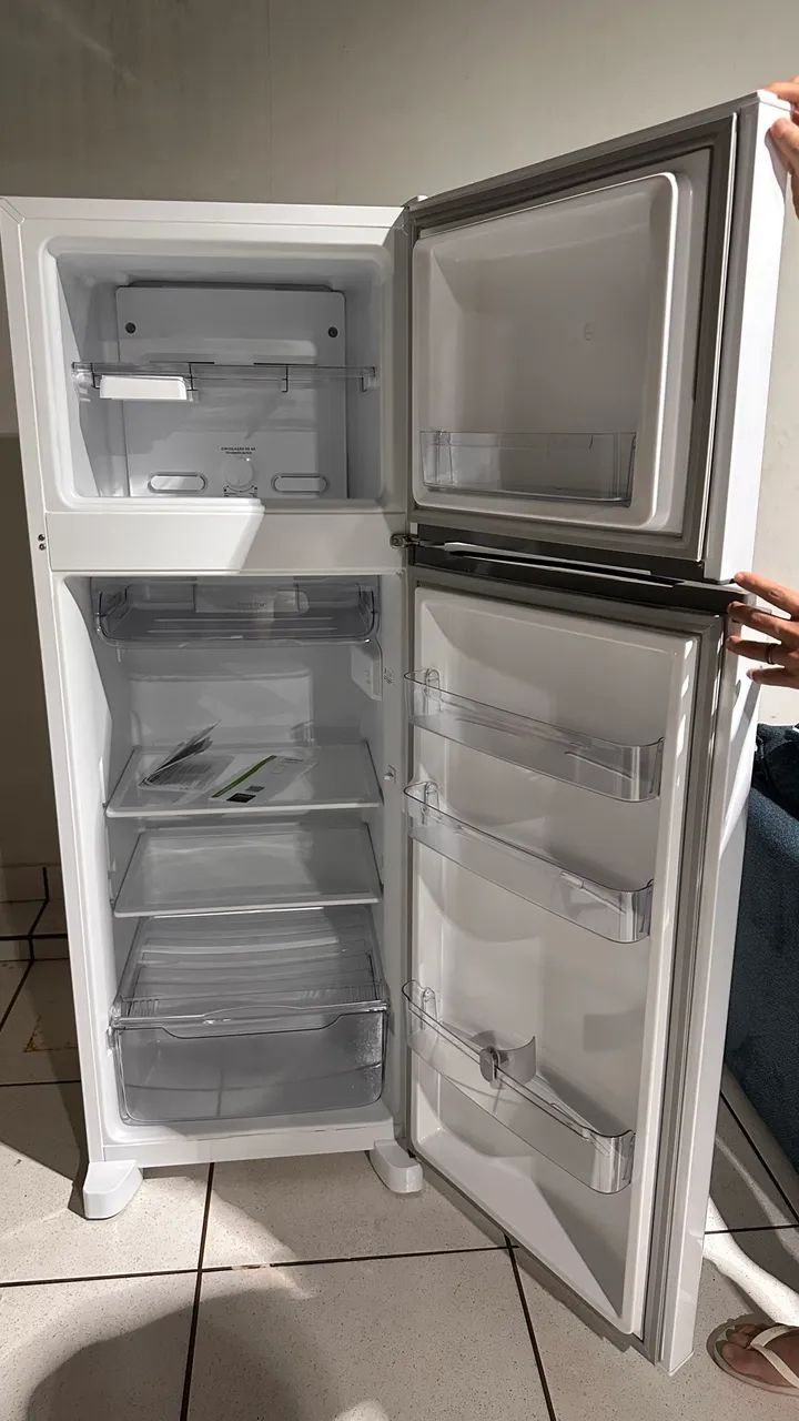 Geladeira Consul Frost Free 220v - Foto 2