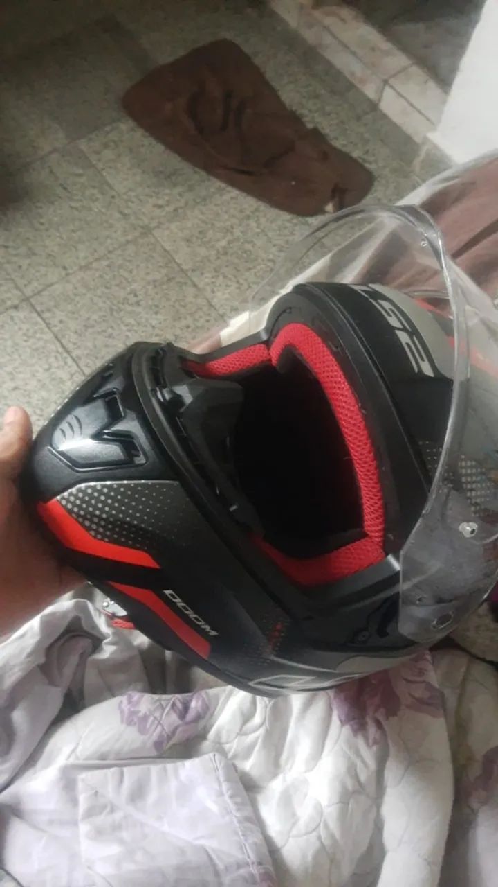 Capacete 550$