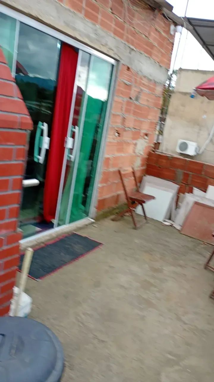 CASA COM 2 QUARTOS EM ITAIPU - ACEITO ENTRADA - Foto 2