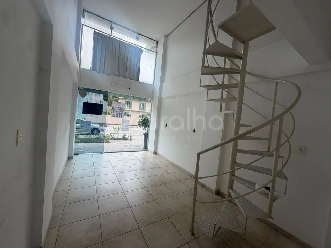 Loja Comercial de 32,12m² com mesanino em Jurerê - Foto 3