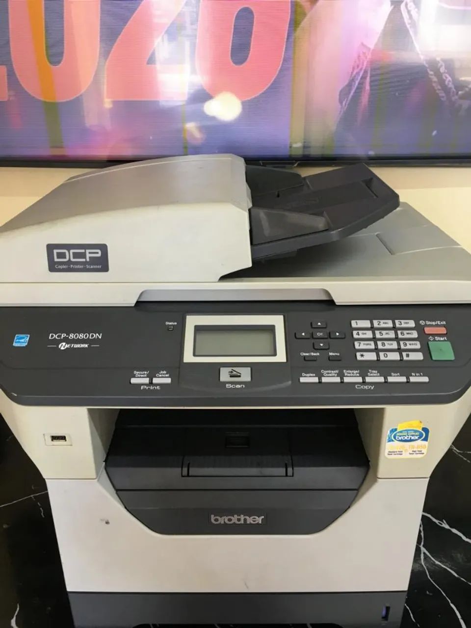 Impressora multifuncional laser Brother DCP-8080 - Foto 2