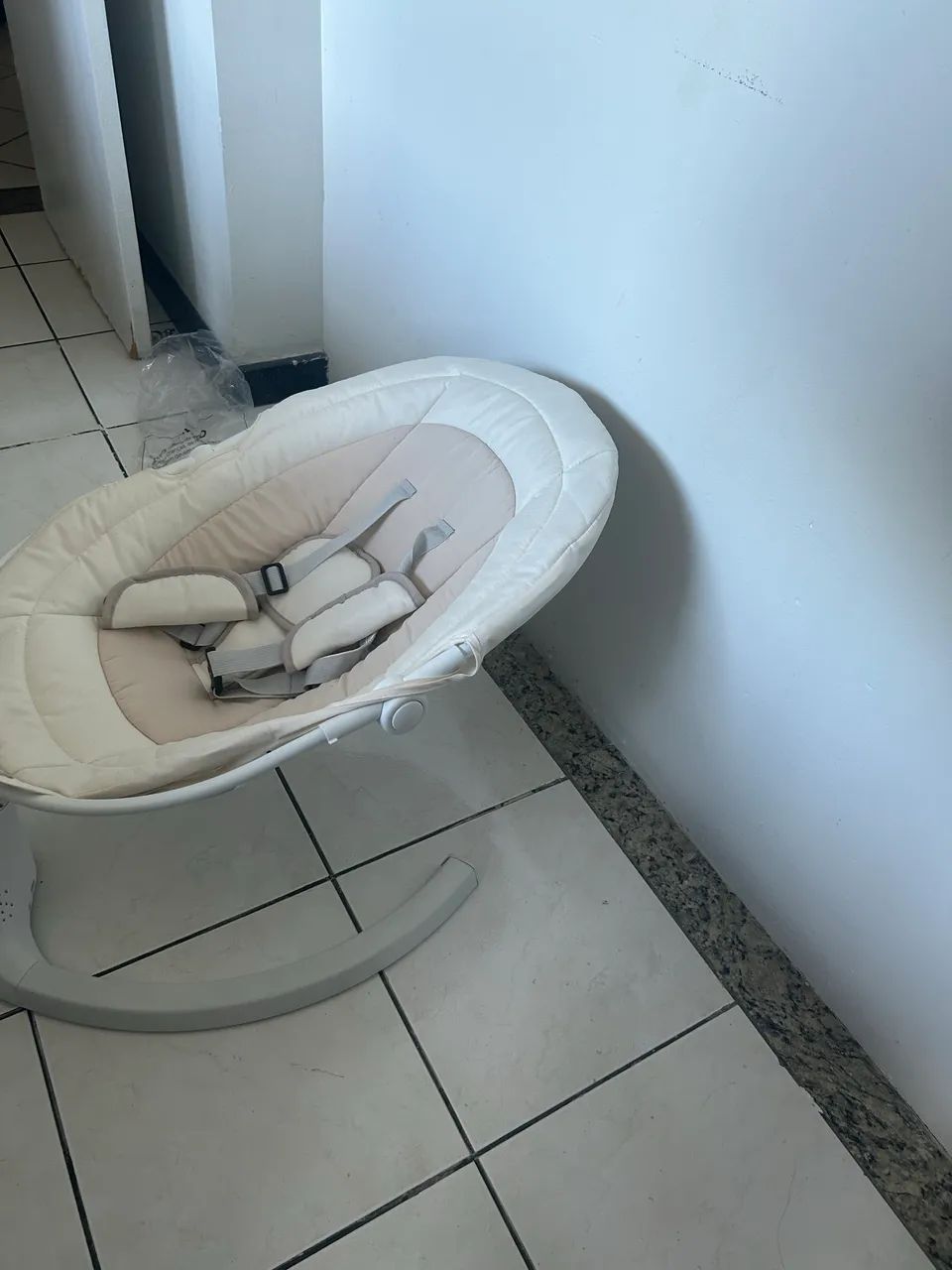 Cadeirinha de balanço automática infantil (repousadeira) - Foto 3