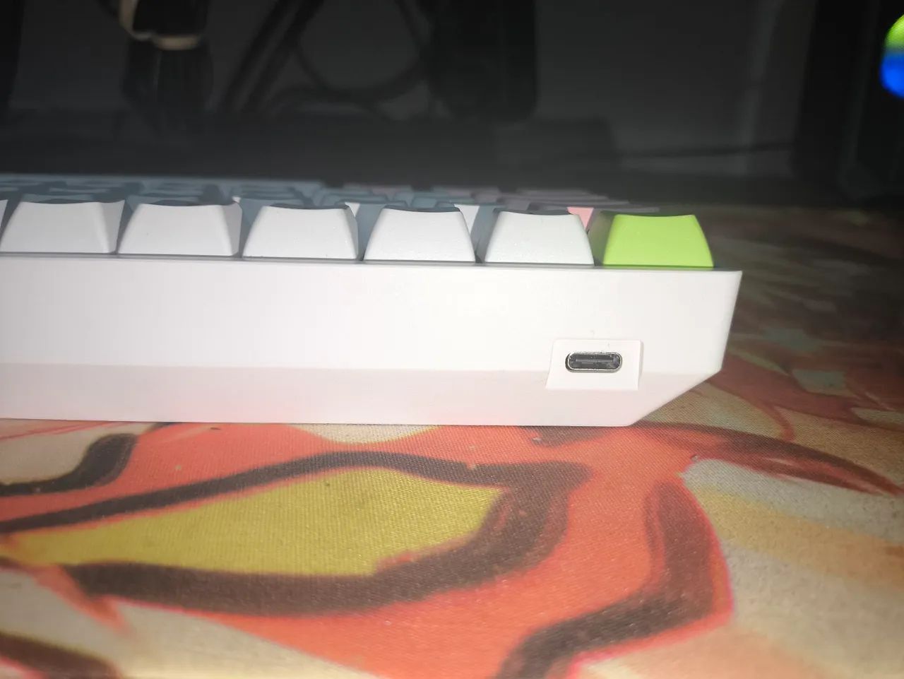 Teclado Mecânico Skyloong GK6X RGB 60% Branco Rosa e Verde - Foto 3