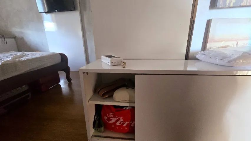 Rack em laca branca e porta de correr  - Foto 2