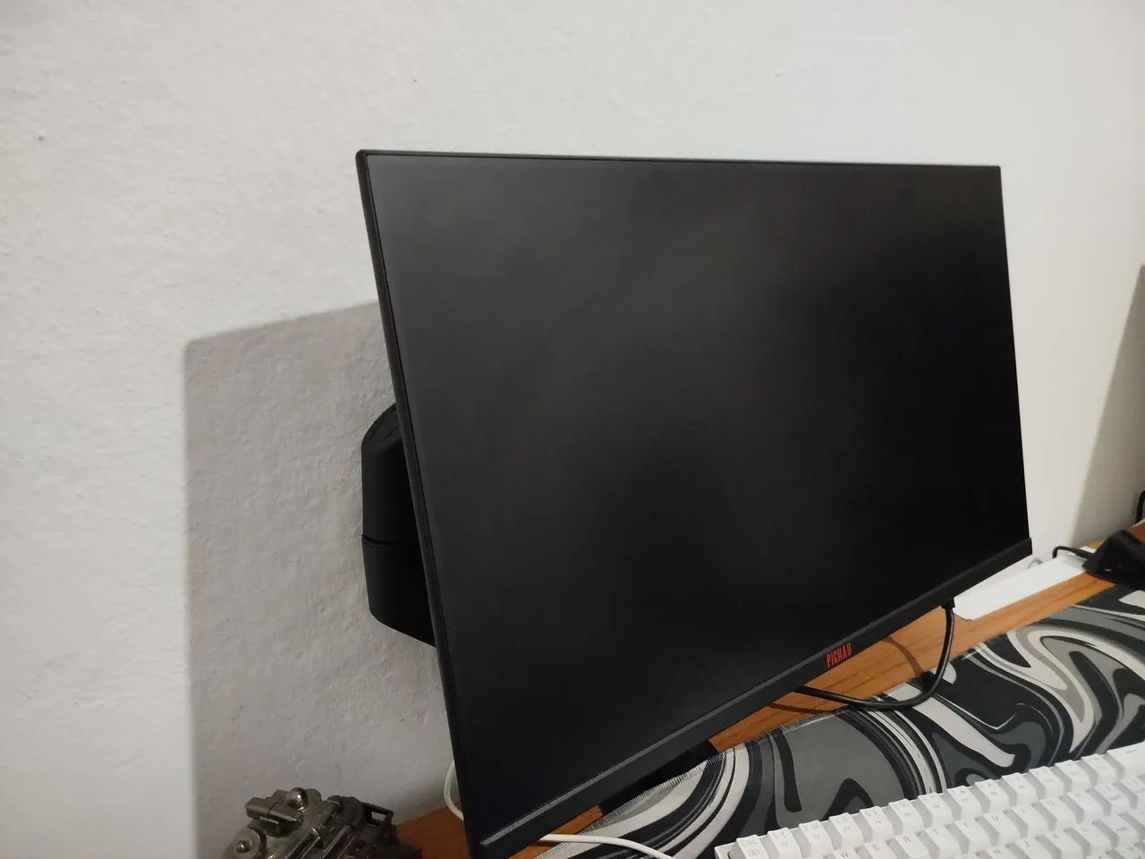 MONITOR PICHAU 100HZ EM PERFEITO ESTADO ?