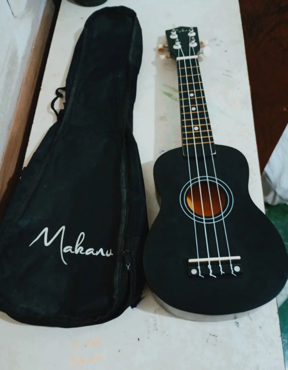 Ukulele soprano preto - Foto 4