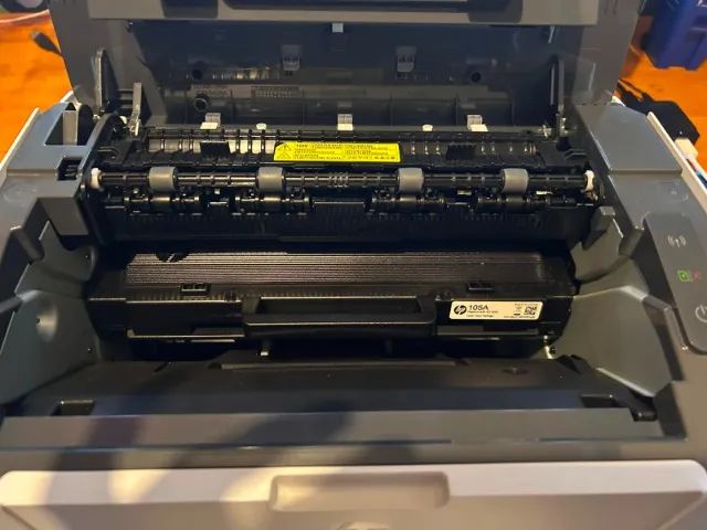 Impressora HP Laser 107w - Foto 2