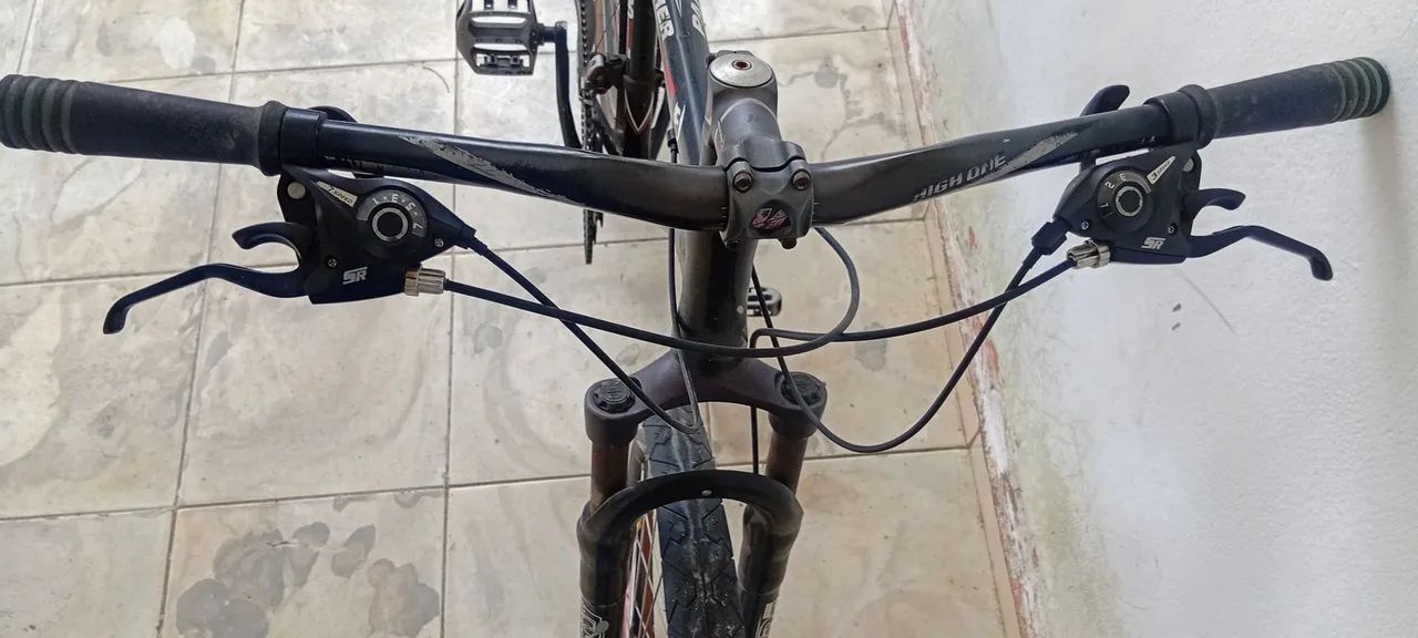 Bicicleta Alumínio 21 marchas Aro 26 - Foto 3