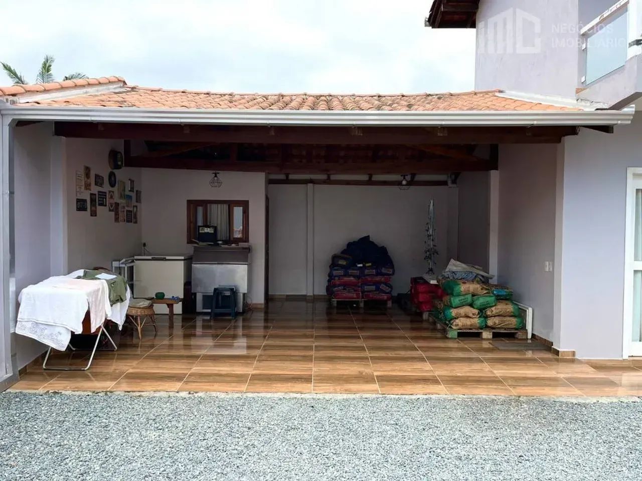 Sobrado com 3 dormitórios a 200m da lagoa| Costeira - BBS - Foto 2
