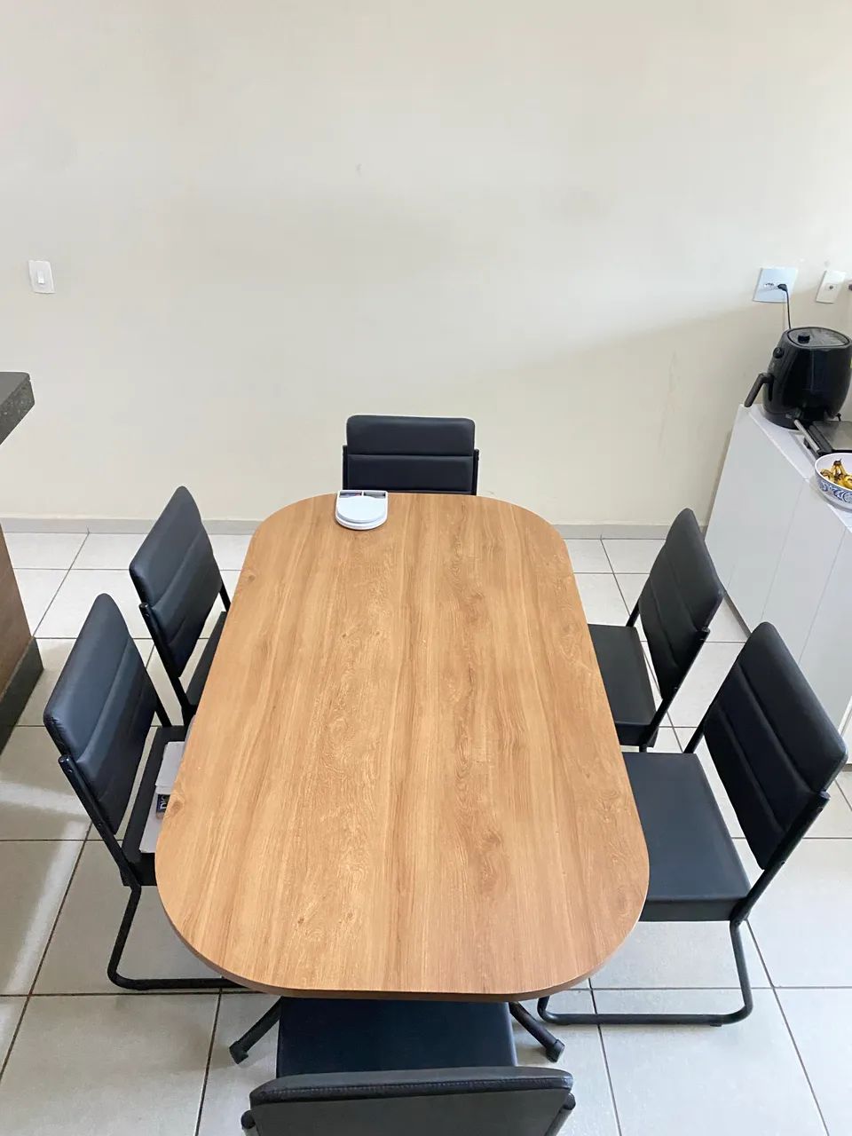 Mesa 6 lugares, balcão 4 portas - Foto 3