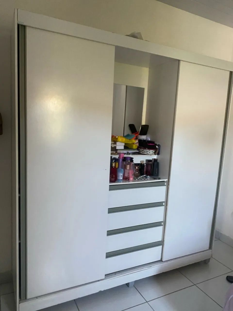 Guarda  roupa casal