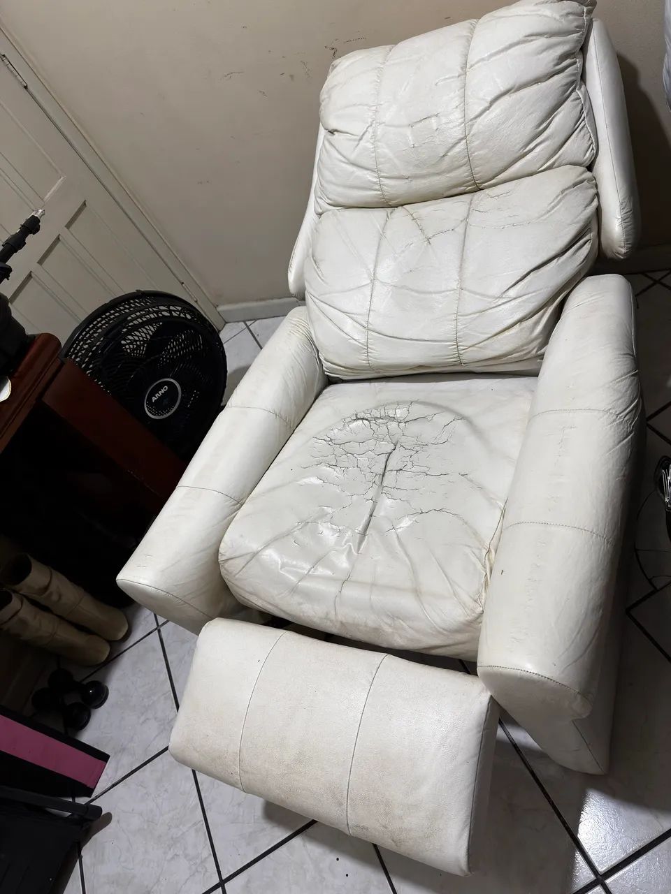 Comfortable Reclining Armchair459238905386127364