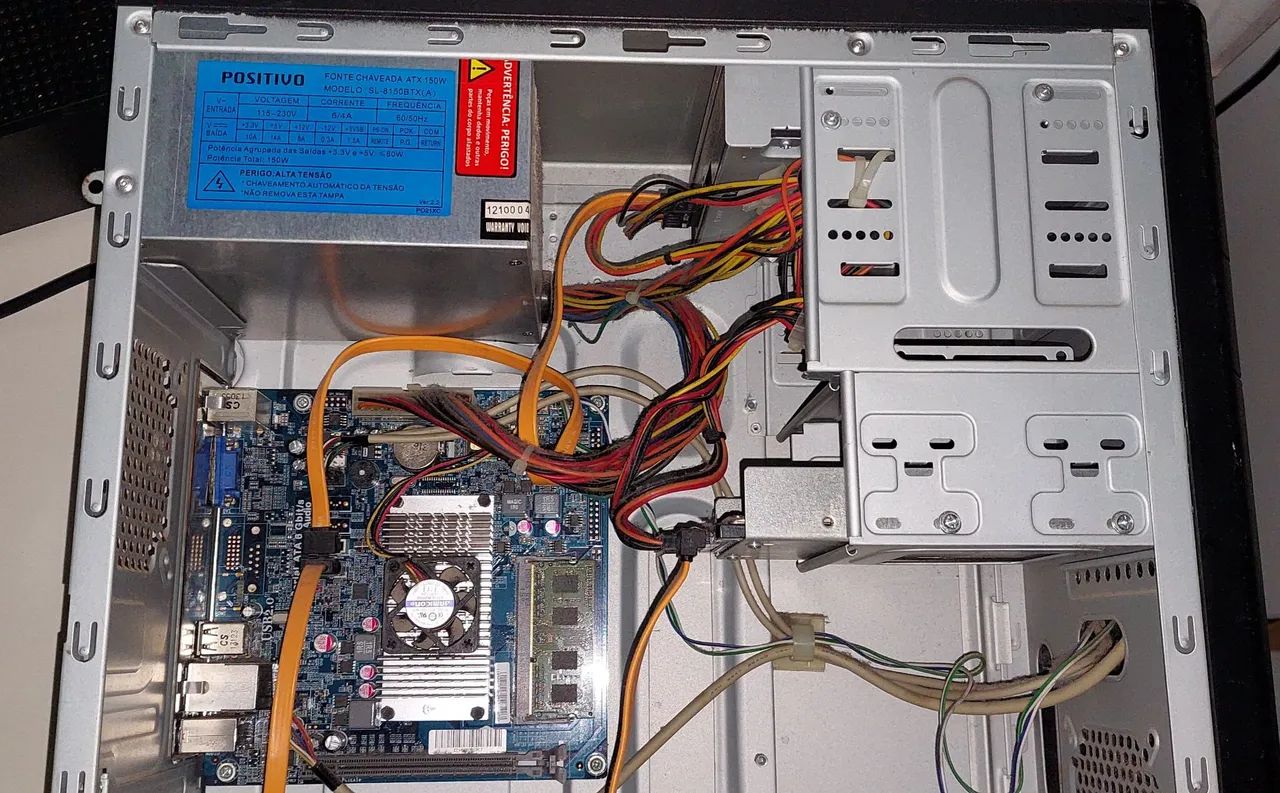 Computadores, um funciona, outro com defeito. - Foto 4