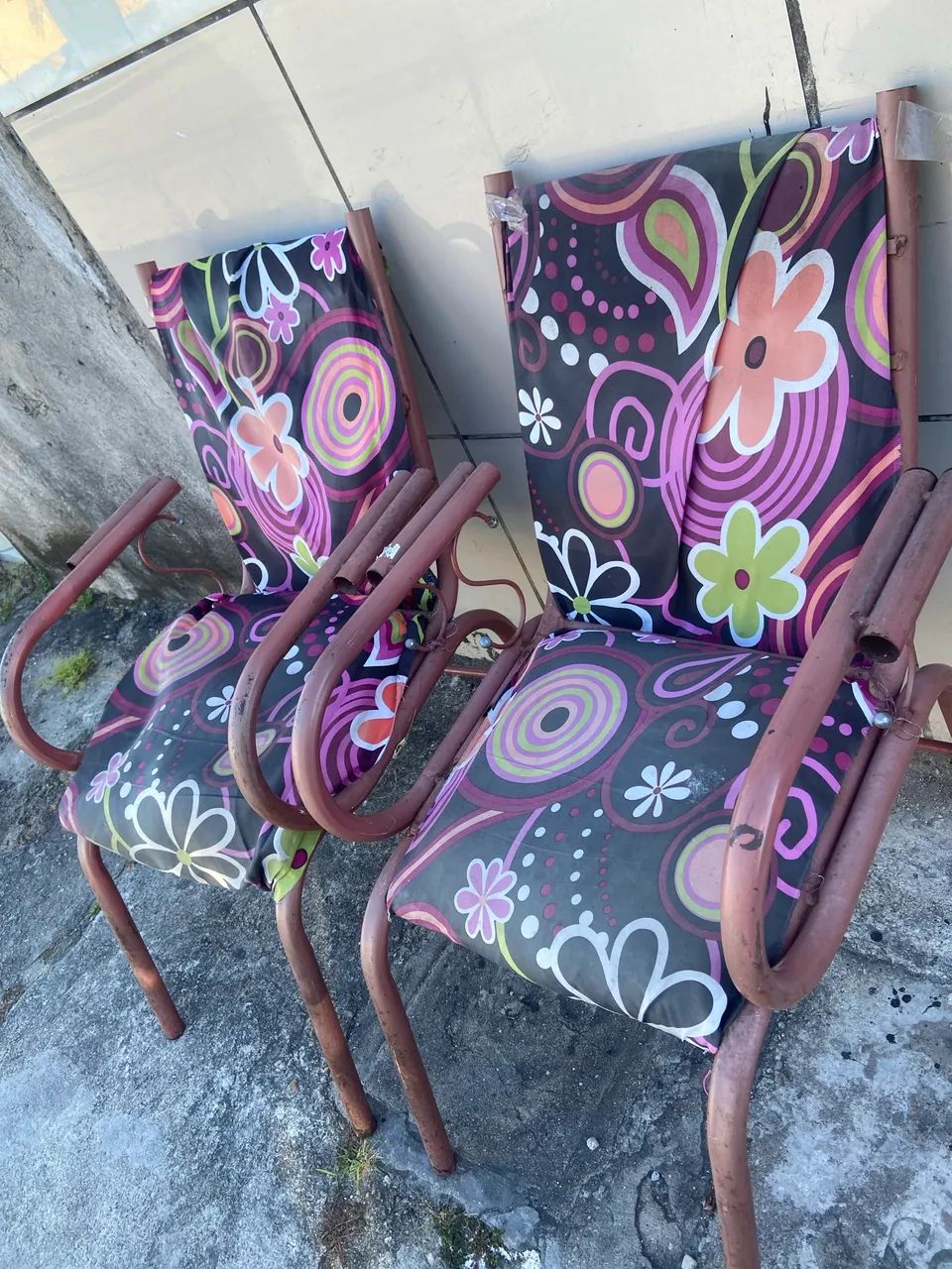 Vendo 2 cadeiras de jardim de ferro com acento acolchoado  - Foto 2