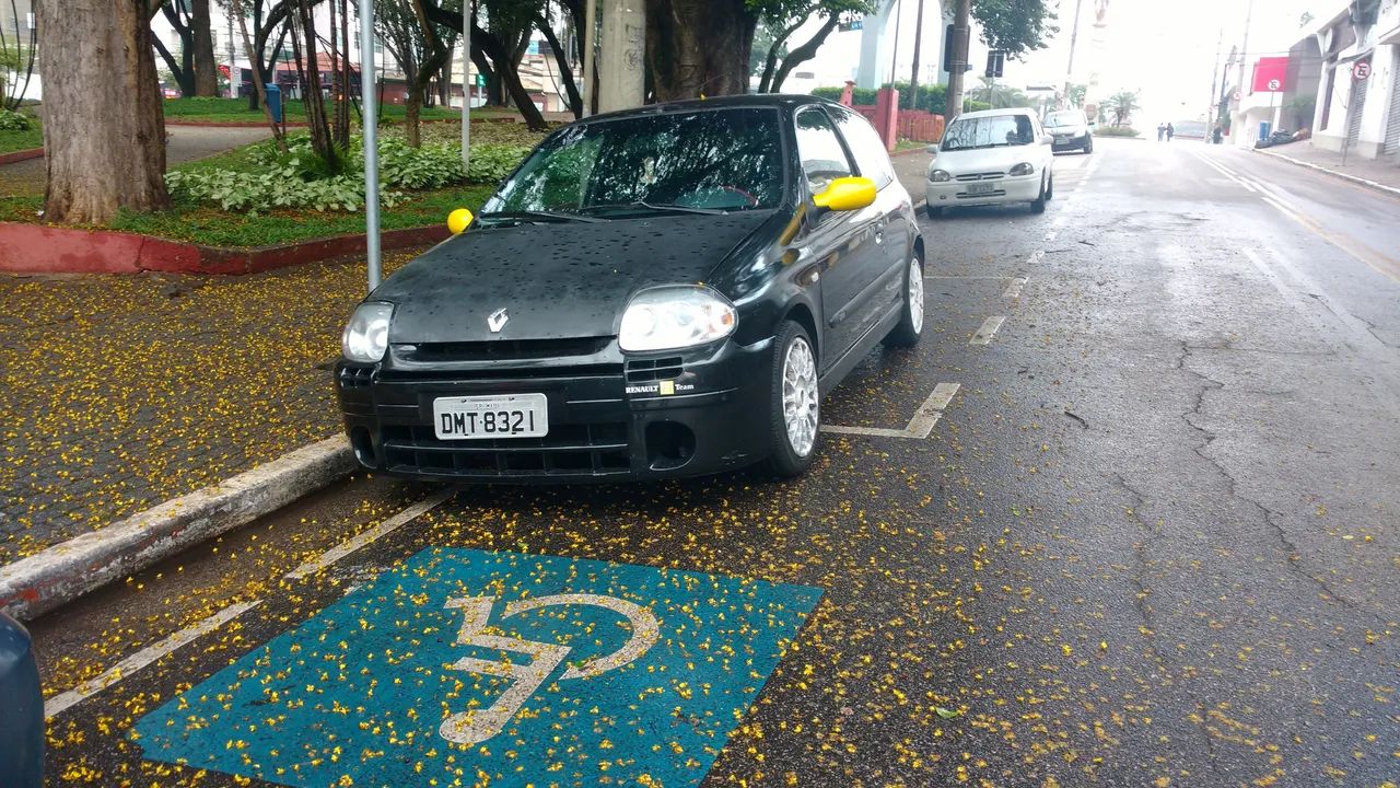 Renault Clio Dynamique 1.6 16V 110cv 3P 2004 - Foto 3