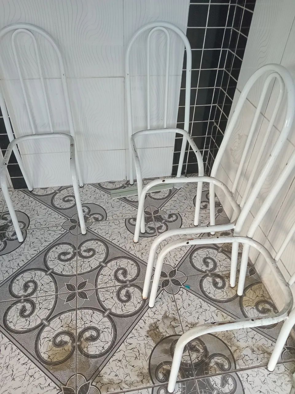 Estrutura de cadeira de ferro sem o acento 