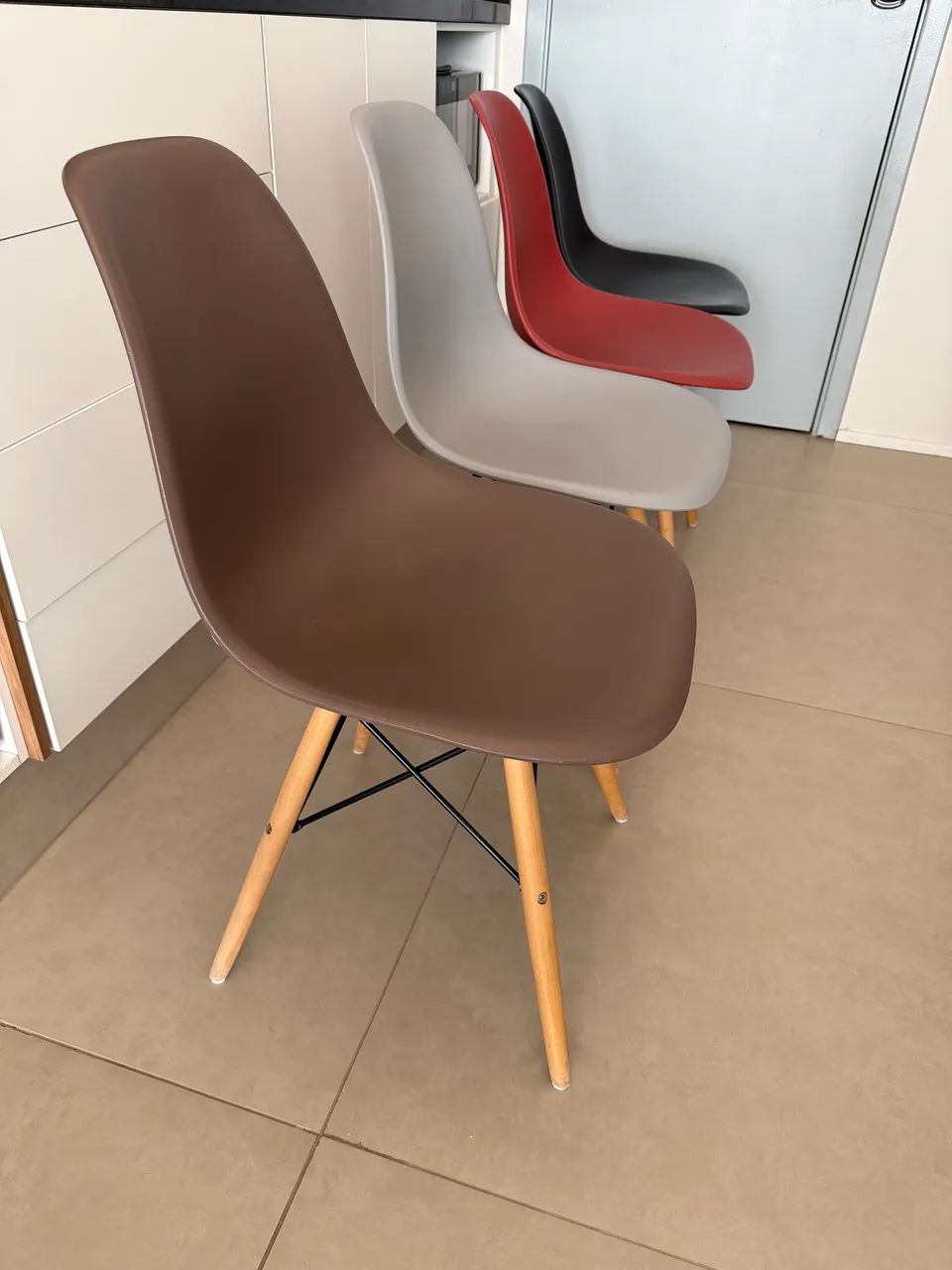 Conjunto 4 Cadeiras Modelo Charles Eames - Foto 2
