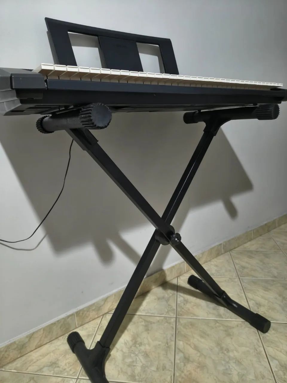 Teclado Yamaha  modelo PSR E343