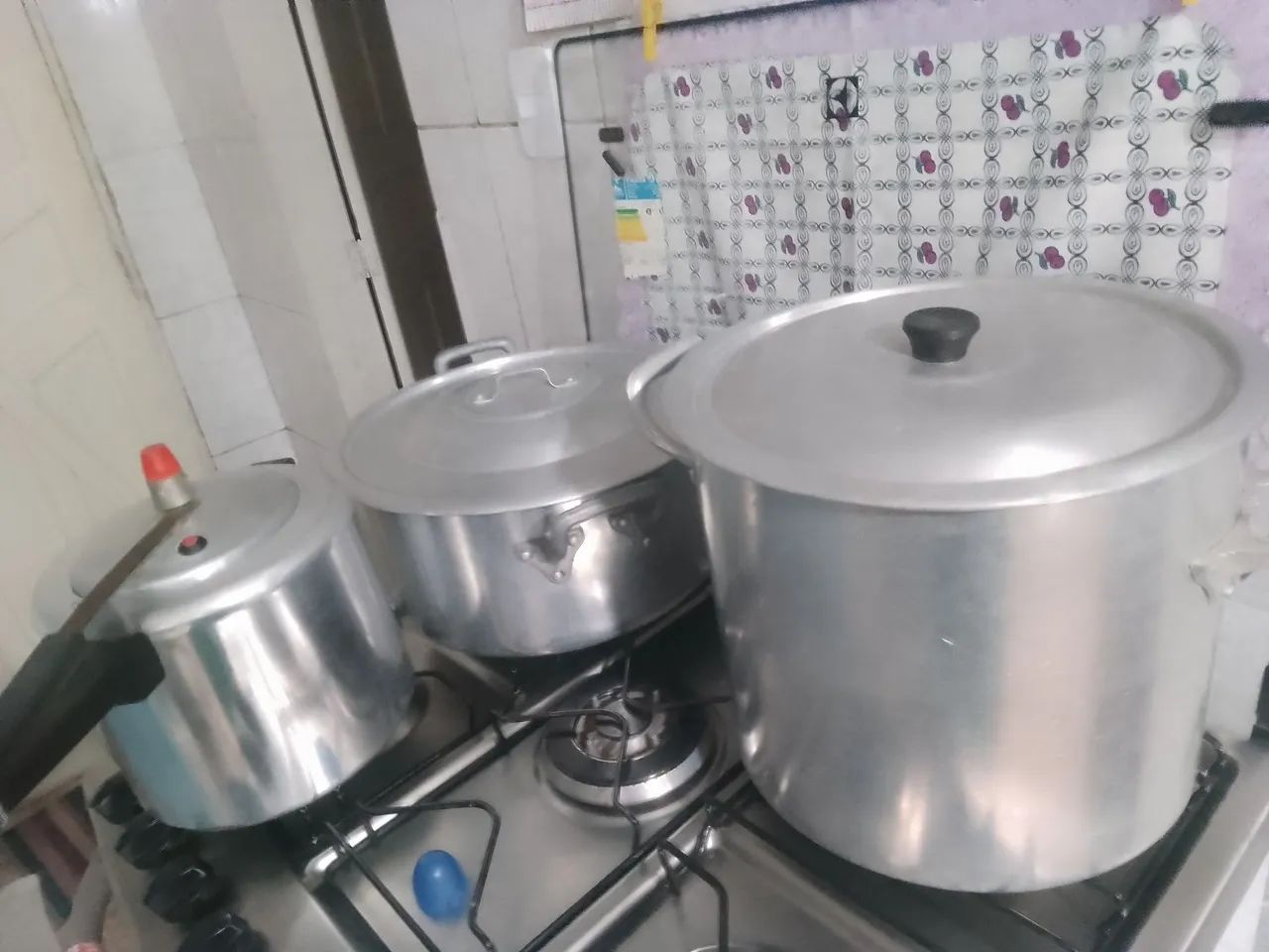 Caldeiroes e panela de pressão grande
