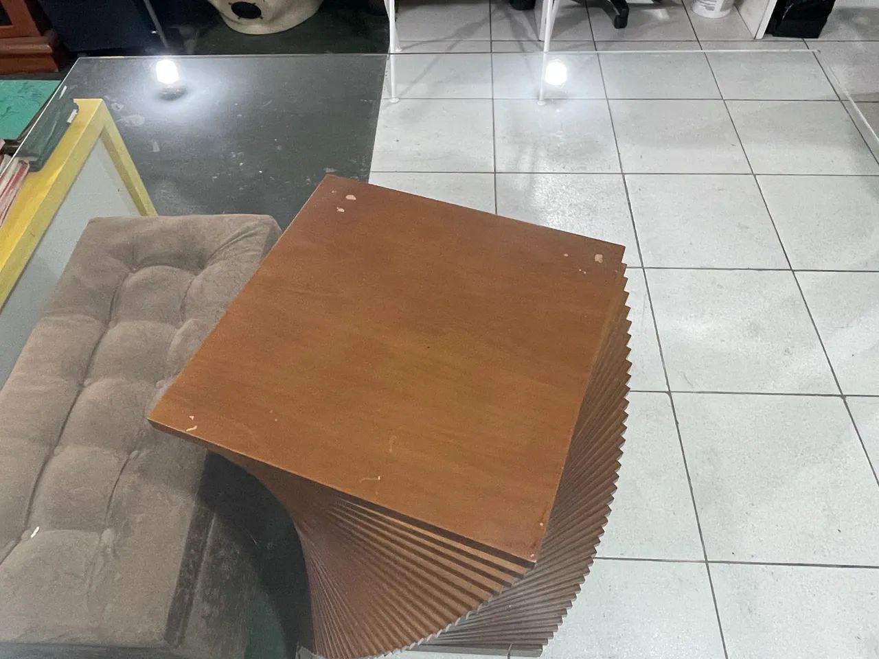 Mesa de Jantar com Tampa de Vidro e Base de Madeira - Foto 5