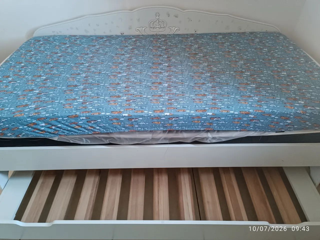 Cama solteiro com dois colchoes