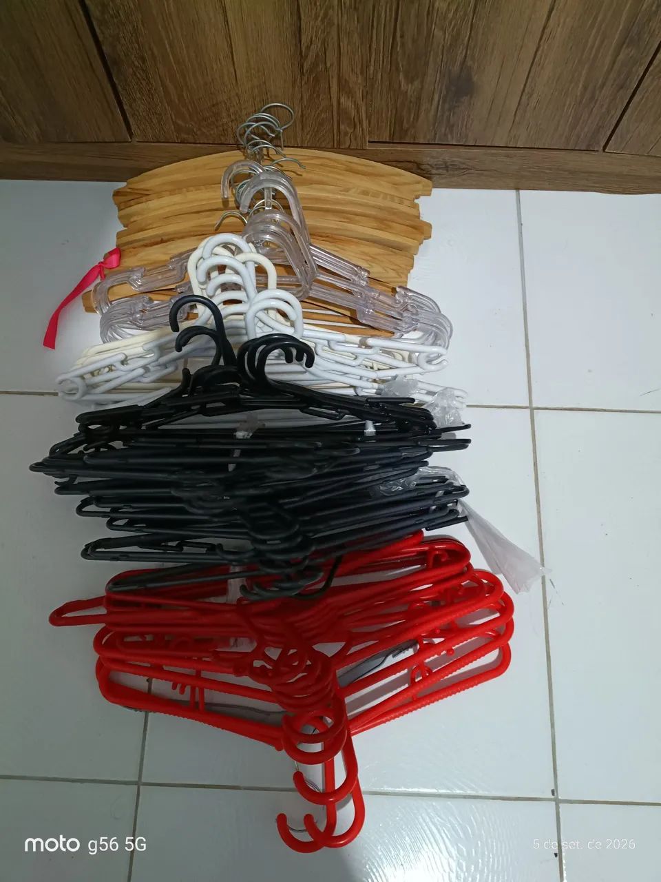 70 cabides diversos 