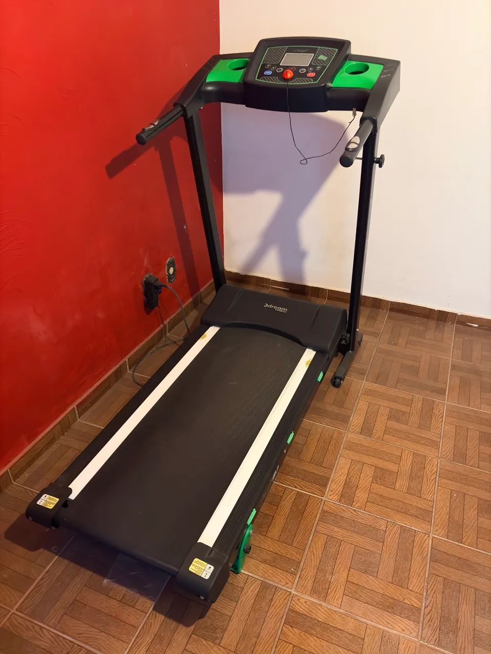 Vende-se esteira nova - Foto 3