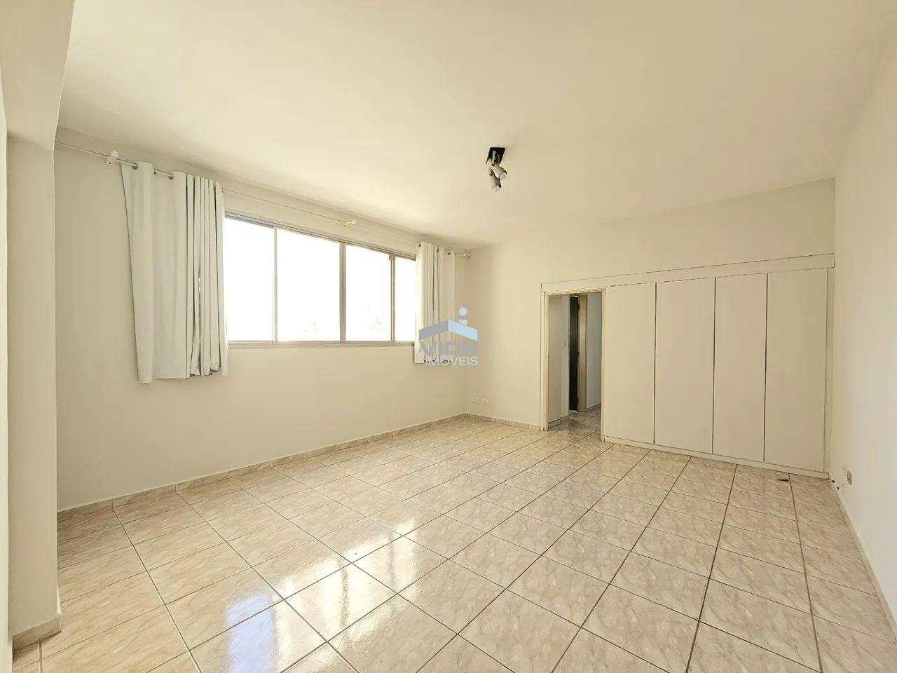 APARTAMENTO PARA ALUGAR NO BAIRRO CAMBUI EM CAMPINAS, UM QUARTO, COZINHA COM GABINETE , LI - Foto 3